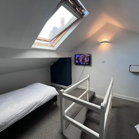 The Bluebird Ii فندق مبيت وإفطار