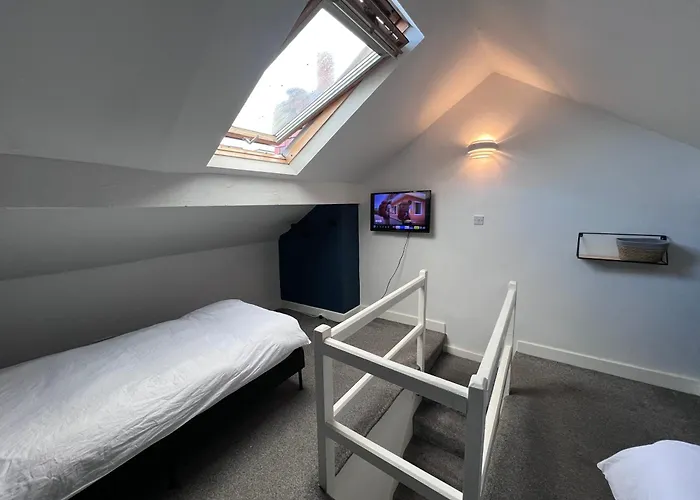 The Bluebird Ii فندق مبيت وإفطار